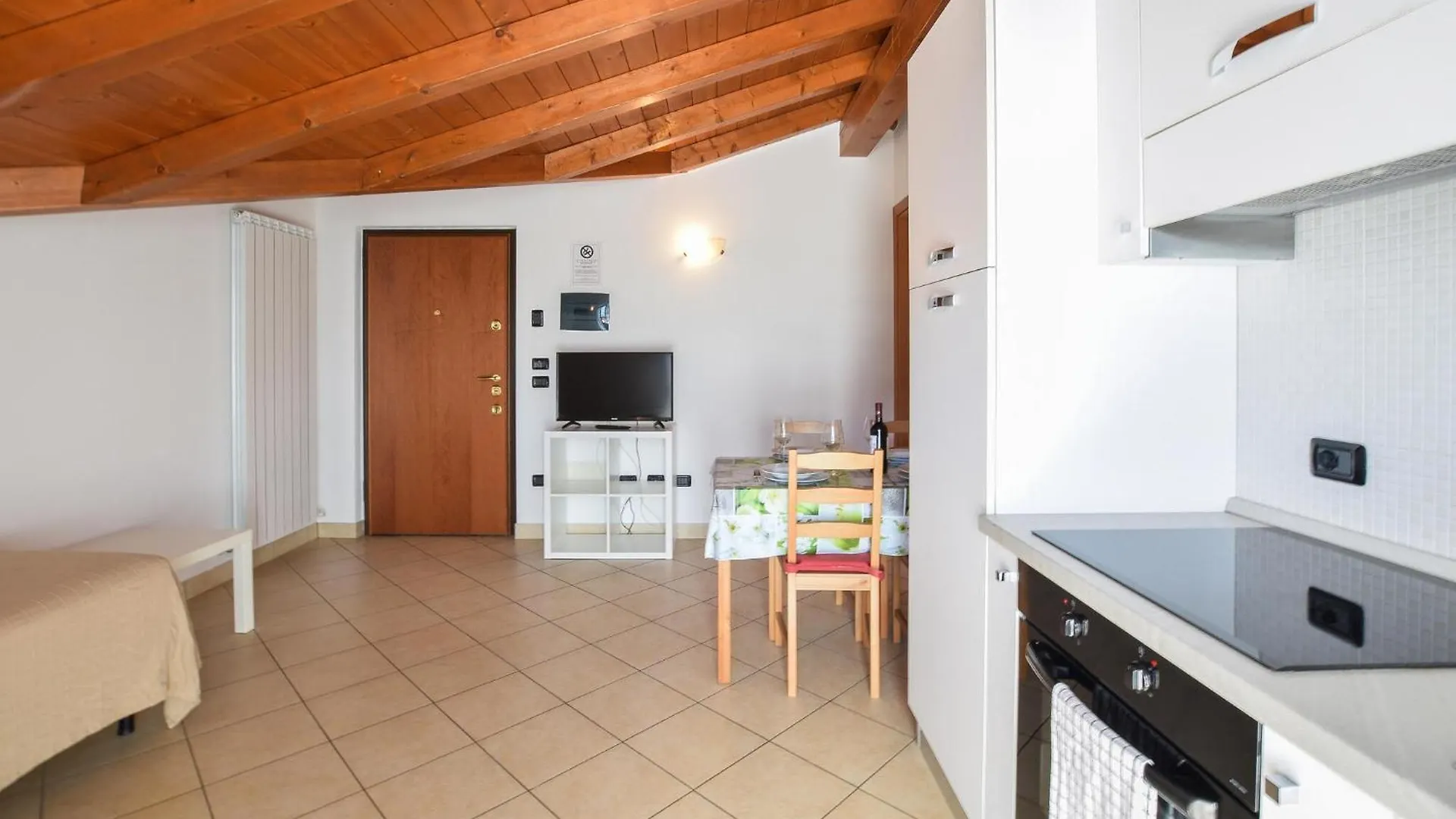 1 Bedroom Amazing Apartment In Domaso