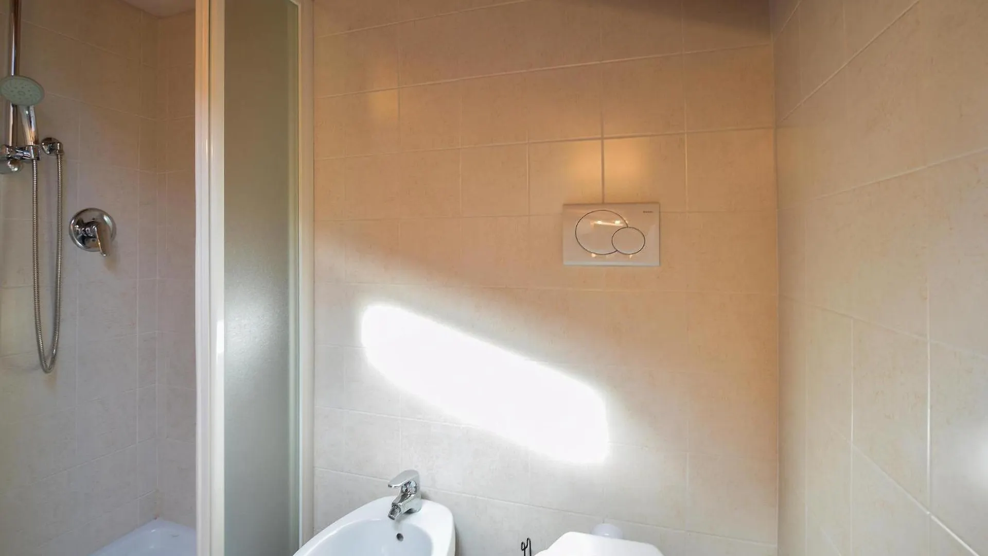 1 Bedroom Amazing Apartment In Domaso
